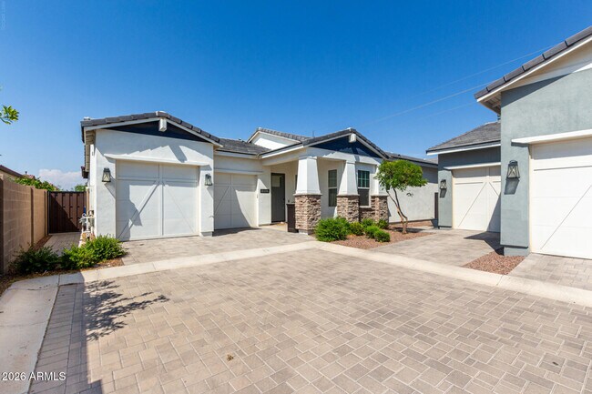 11491 N Luckenbach St Surprise, AZ 85388 photo 3