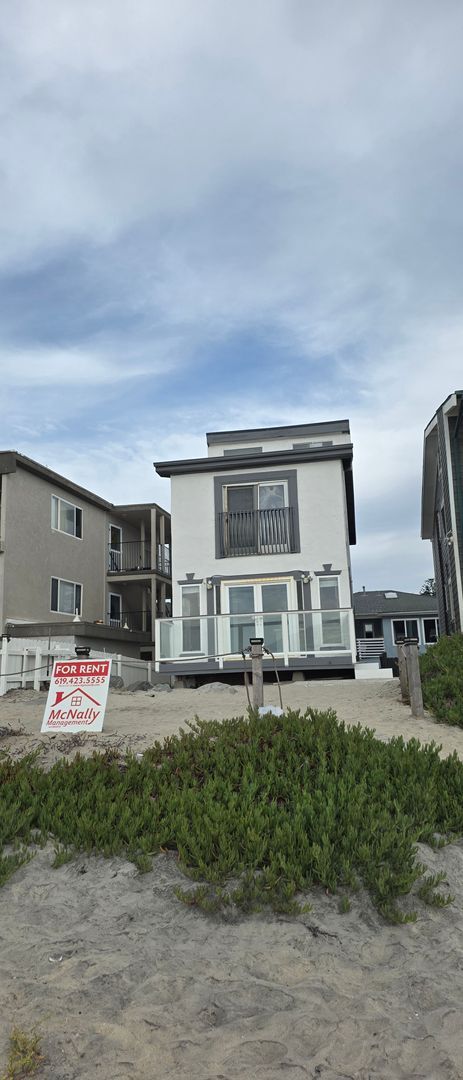 650 Ocean Ln Imperial Beach, CA 91932