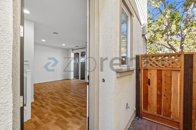 3 Bed 2.5 Bath with 2 car garage photo 5