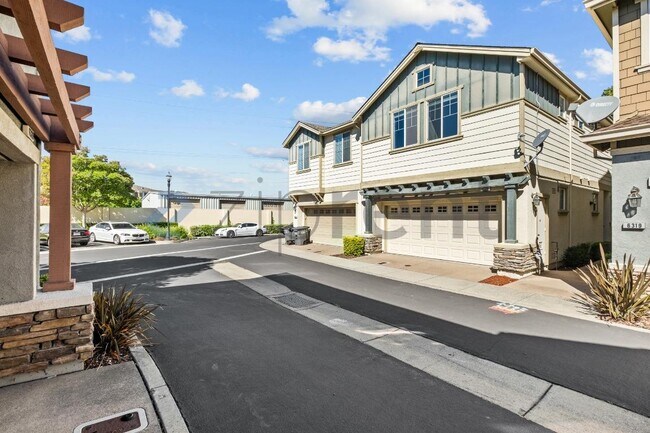 3 Bed 2.5 Bath with 2 car garage photo 3