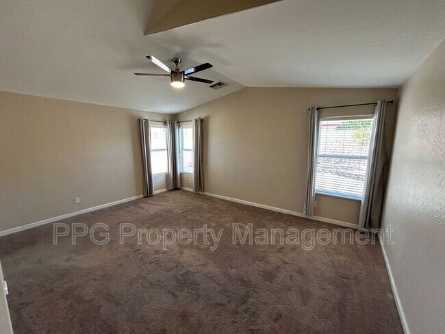 16416 W Cottonwood St Surprise, AZ 85388 photo 5