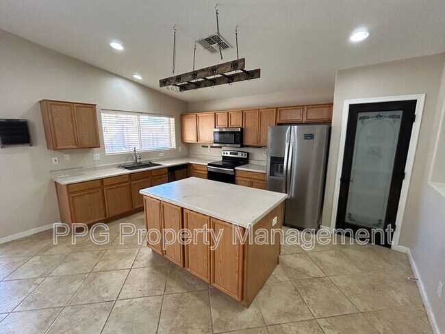 16416 W Cottonwood St Surprise, AZ 85388 photo 2