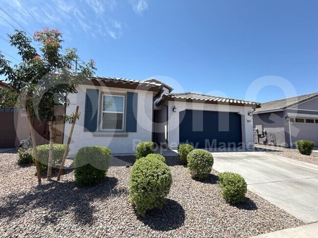 3119 W Via Dona Rd Phoenix, AZ 85083 photo 2