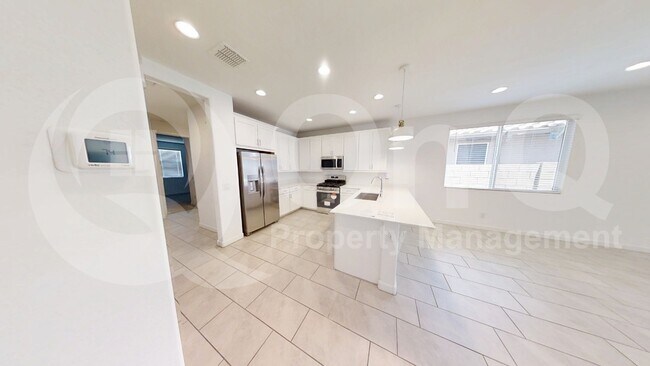 3119 W Via Dona Rd Phoenix, AZ 85083 photo 4