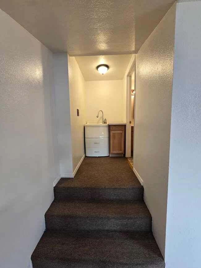 562 Jefferson Ave Chula Vista, CA 91910 photo 3