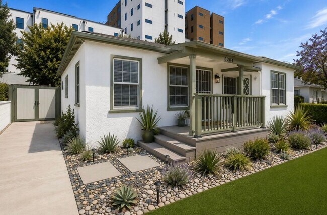 Upgraded Main House On Mary Lane! photo 5