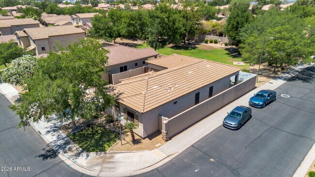 948 E Savannah Dr Chandler, AZ 85225 photo 3