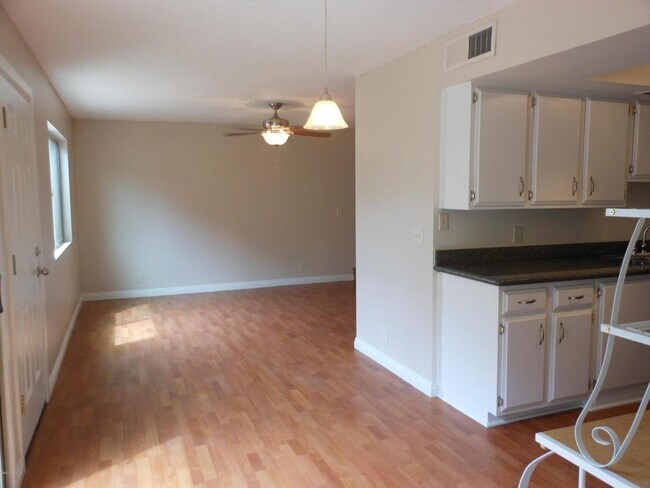 1255 N 84th Pl Scottsdale, AZ 85257 photo 2