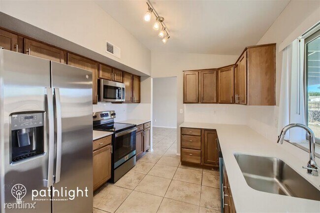 4227 N 101st Ave Phoenix, AZ 85037 photo 2