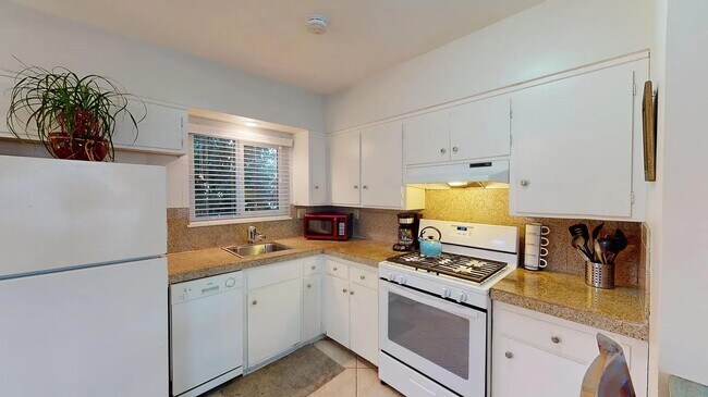3360 Garfield St Carlsbad, CA 92008 photo 3