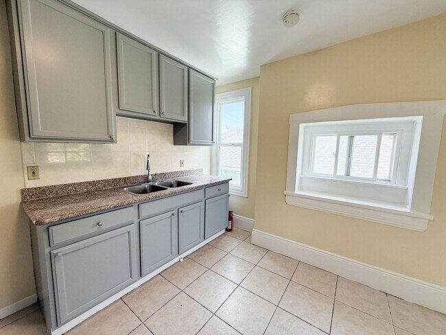 2308-2310 26th Ave. photo 4