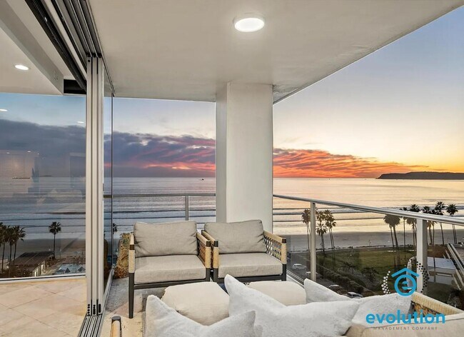1810 Avenida Del Mundo Coronado, CA 92118 photo 2