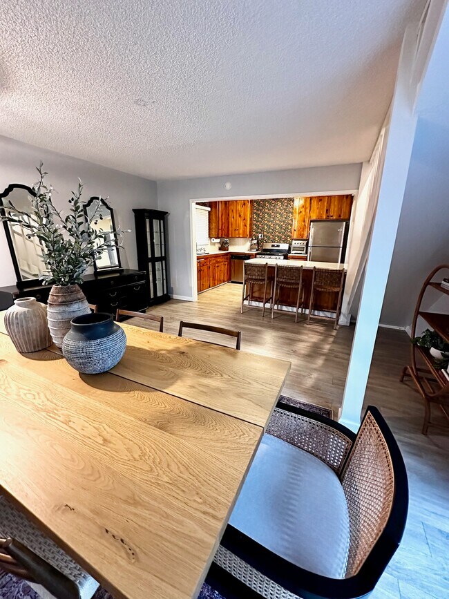 5563 Gala Ave San Diego, CA 92120 photo 2