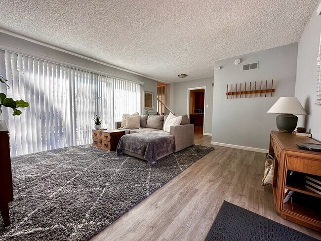5563 Gala Ave San Diego, CA 92120 photo 3