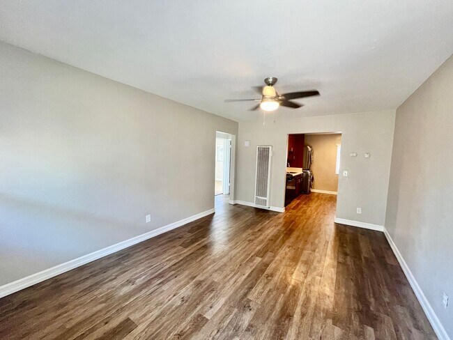 4241 Euclid Ave San Diego, CA 92115 photo 3