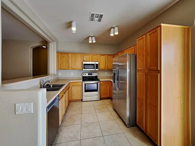 15438 W Port Au Prince Ln Surprise, AZ 85379 photo 5