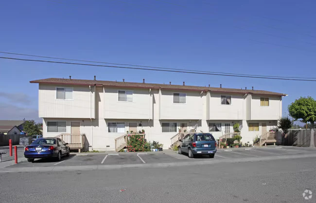 Gonda Street Apartments photo 3