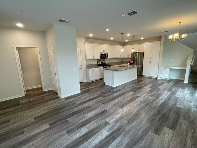 35795 Landon Ln Murrieta, CA 92562 photo 2