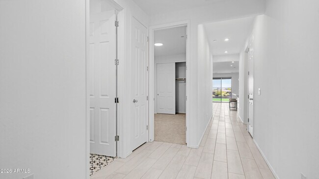13303 W Eagle Feather Rd Peoria, AZ 85383 photo 2