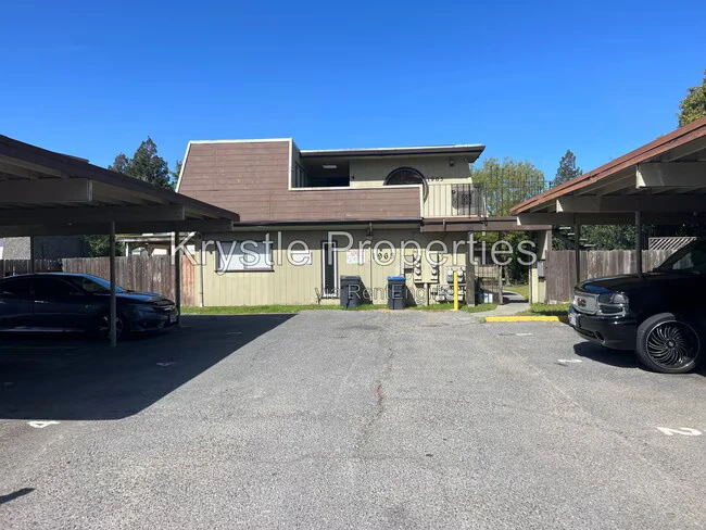 1963 Grande Cir Fairfield, CA 94533 photo 2
