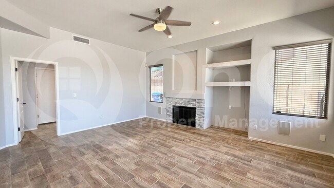 1415 W Windsong Dr photo 3