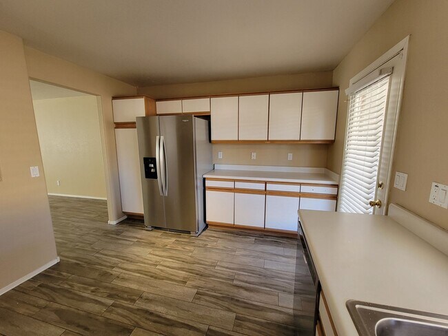 8552 W Hatcher Rd Peoria, AZ 85345 photo 5