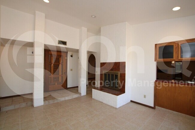 5242 W Fallen Leaf Ln Glendale, AZ 85310 photo 5
