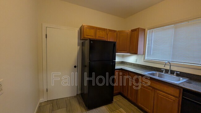 1438 Alcatraz Ave Berkeley, CA 94702 photo 3
