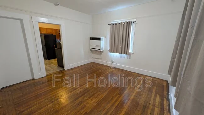 1438 Alcatraz Ave Berkeley, CA 94702 photo 2
