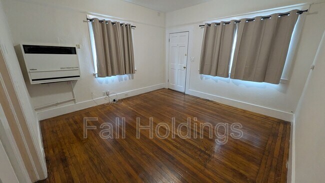 1438 Alcatraz Ave Berkeley, CA 94702 photo 3