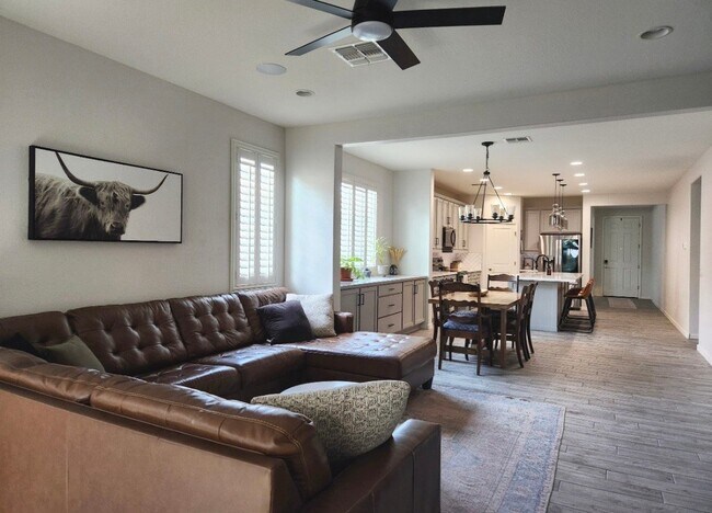 5024 N 84th Dr Glendale, AZ 85305 photo 5