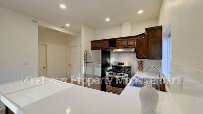 4674 Iowa St San Diego, CA 92116