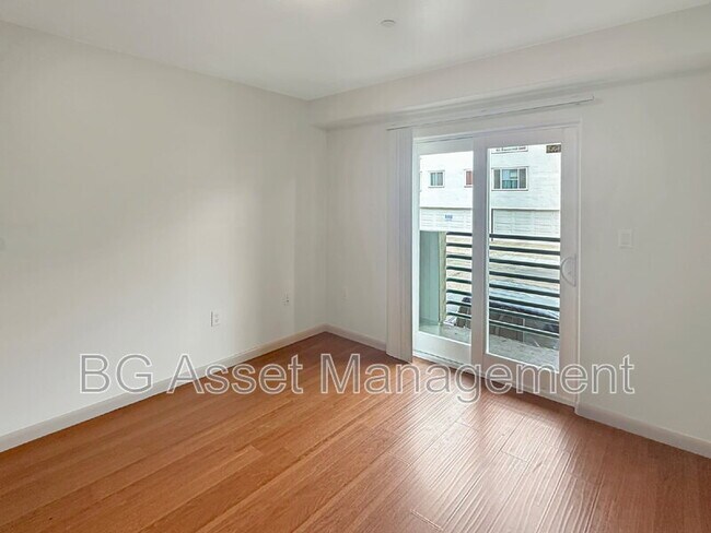 1459 MacArthur Blvd Oakland, CA 94602 photo 4