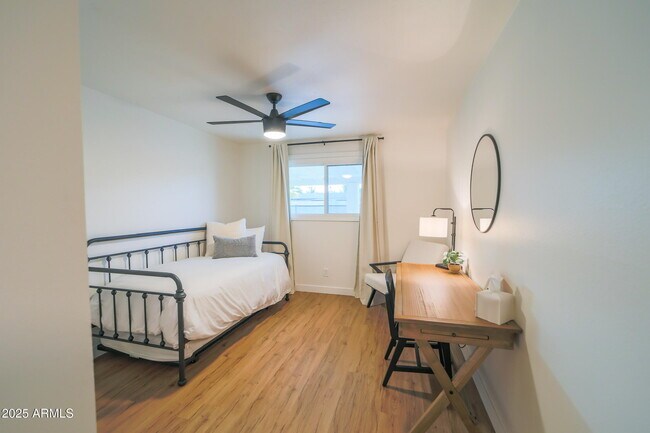 1224 E Alameda Dr Tempe, AZ 85282 photo 4