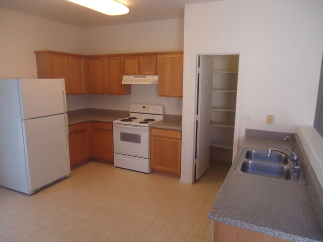 15425 W Sierra St Surprise, AZ 85379 photo 4