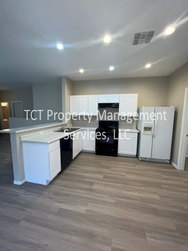 9136 W Cambridge Ave Phoenix, AZ 85037 photo 3