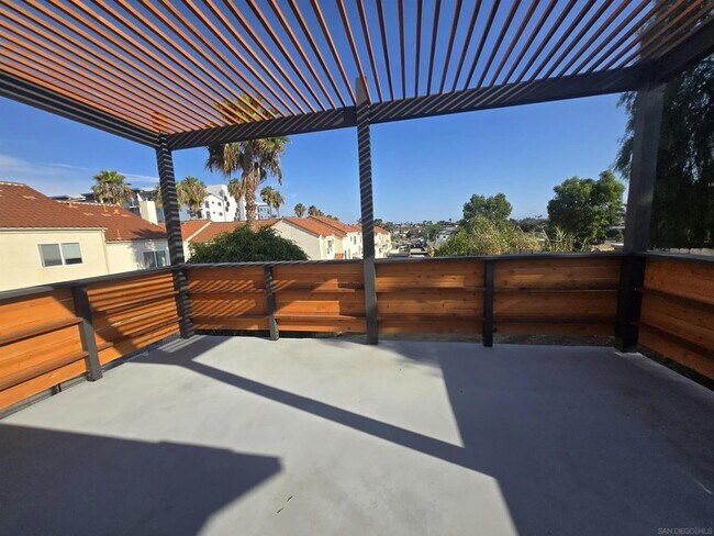 2134 E 5th St National City, CA 91950 photo 3