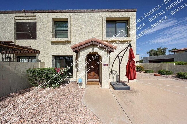 4809 E Euclid Ave photo 4