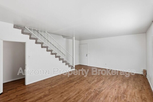 245 E Vine Cir photo 5