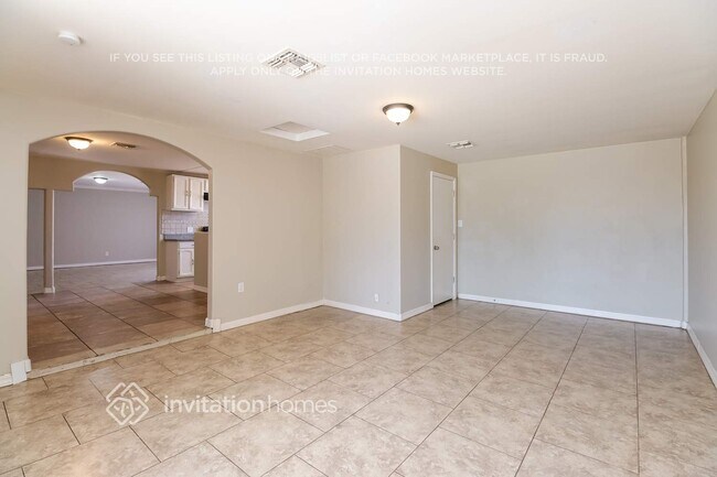 4824 W Catalina Dr Phoenix, AZ 85031 photo 5