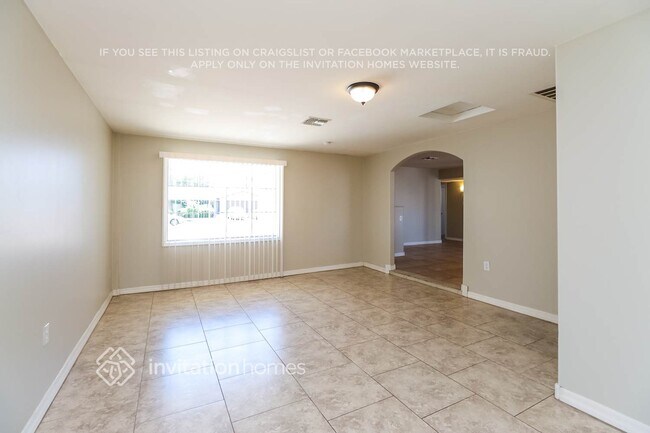 4824 W Catalina Dr Phoenix, AZ 85031 photo 3