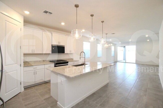 39 S 176th Dr Goodyear, AZ 85338 photo 3