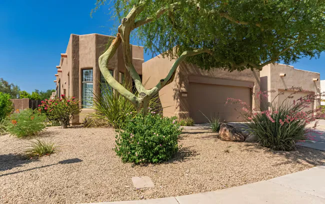8324 E Cactus Wren Rd Scottsdale, AZ 85250 photo 2