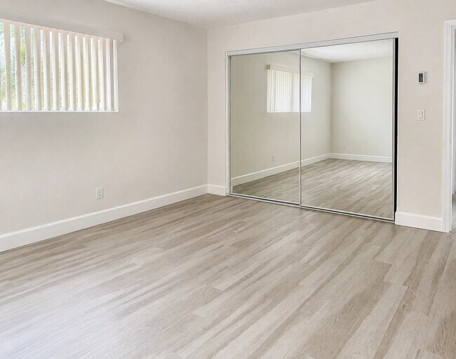 2330 Grove Ave San Diego, CA 92154 photo 2