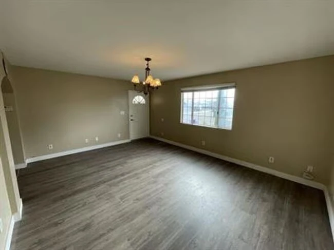 2145 Calle Serena San Diego, CA 92139 photo 3
