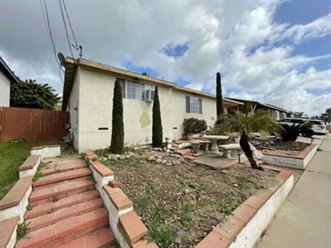 2145 Calle Serena San Diego, CA 92139