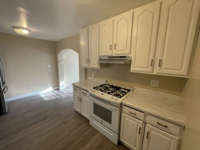 2145 Calle Serena San Diego, CA 92139 photo 5