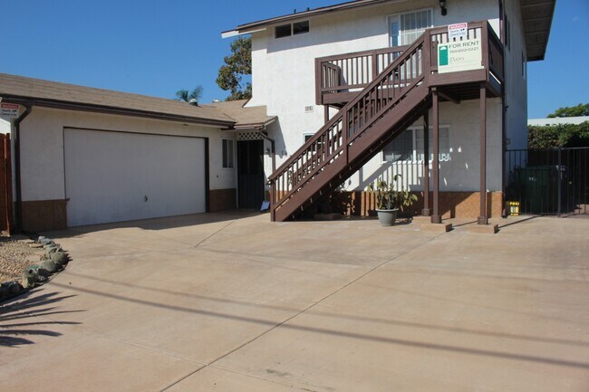 123 Frontier Dr photo 2