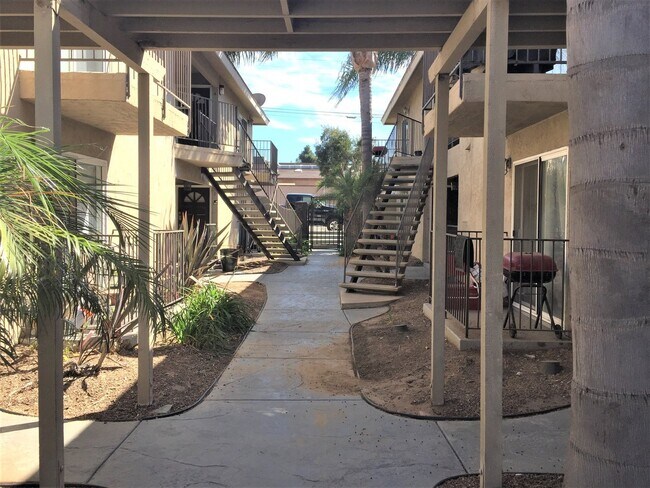 1324 Iris Ave Imperial Beach, CA 91932 photo 3