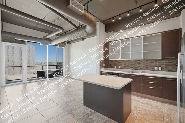1 E Lexington Ave Phoenix, AZ 85012 photo 3